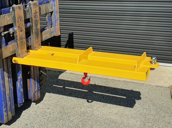 2000kg forklift crane jib attachment with tow ball