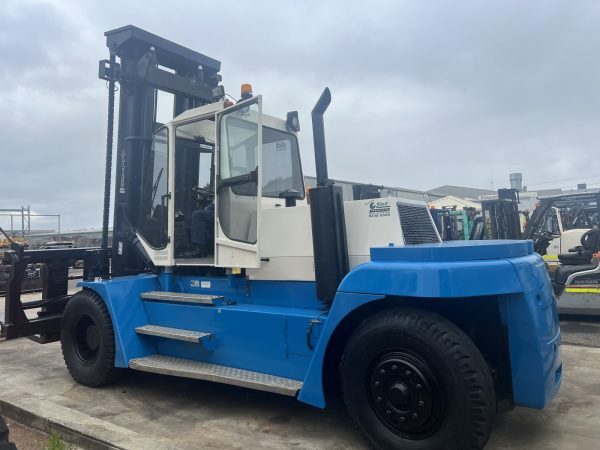 SMV 16000kg at 1200mm load centre diesel forklift - Image 3