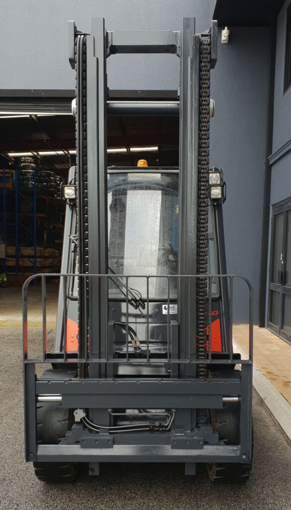 Linde 5000kg Diesel Forklift with 4100mm mast and sideshift | Allied