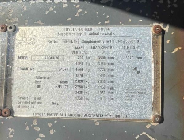 Toyota 7000kg compact cushion tyred petrol forklift with 6070mm 3 stage mast - Image 8