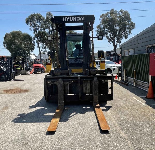 Hyundai 16T Forklift