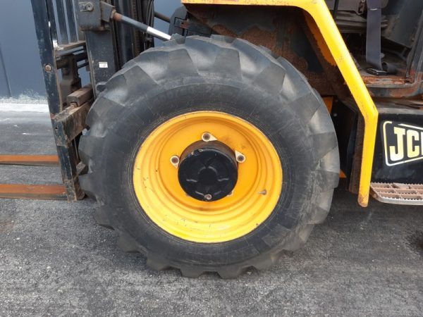 JCB 3000kg 4x4 diesel rough terrain forklift with sideshift and fork positioner - Image 6