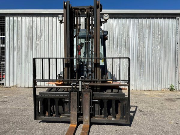 Toyota 3500kg LPG forklift with 2 stage mast w/ sideshift & fork positioner - Image 7