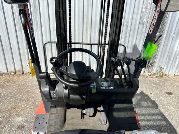 Toyota 2000kg Electric Forklift with 2 stage mast and sideshift - Image 4