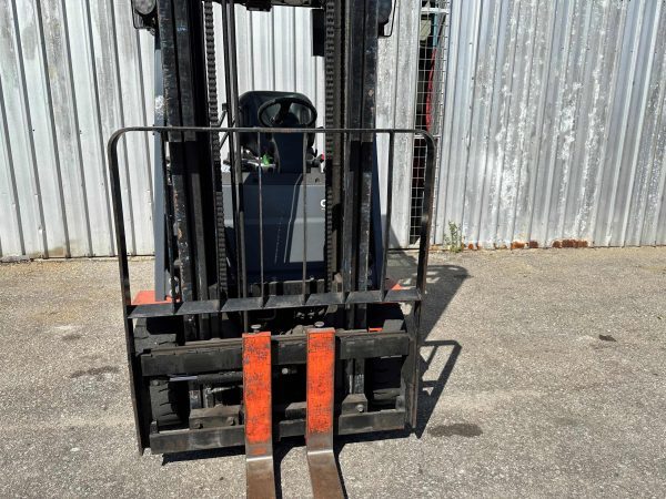 Toyota 2000kg Electric Forklift with 2 stage mast and sideshift - Image 5