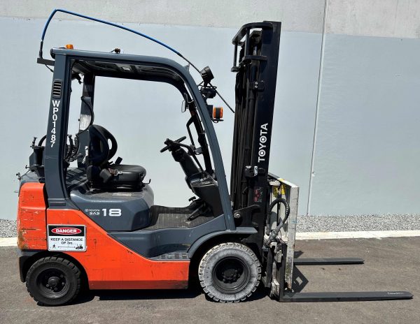 Toyota 1800kg LPG Forklift with 3700mm and Slipsheet attachment - Image 7