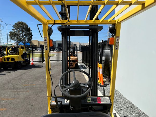 Hyster 1.5T LPG Forklift with 3700mm Mast - Image 2