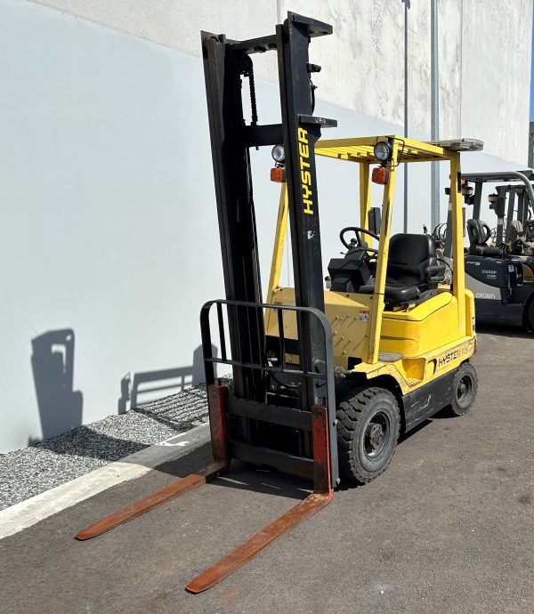 Hyster 1.5T LPG Forklift with 3700mm Mast - Image 4