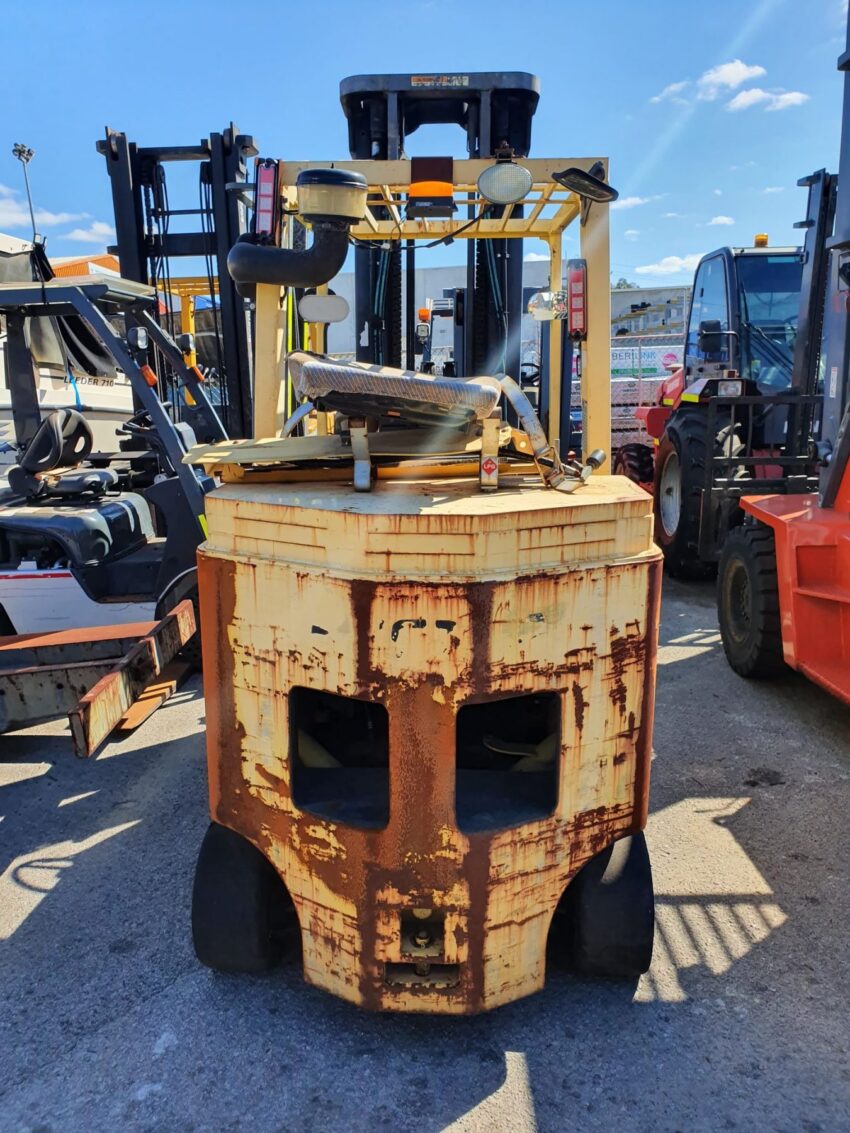 Hyster 3500kg LPG forklift with 5600mm three stage mast, sideshift & fork positioner - Image 3