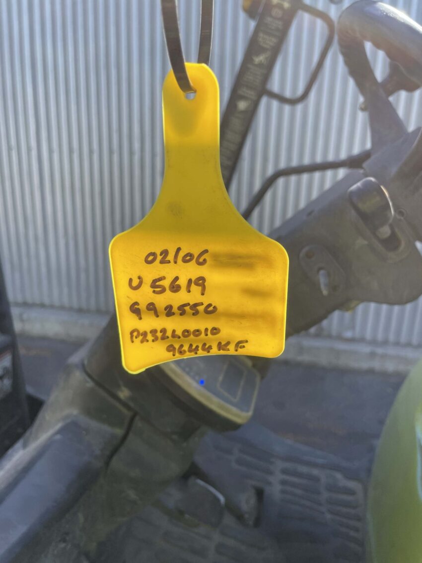 Clark 3500kg capacity LPG forklift with 4620mm 3 stage mast & clamp attachment - Image 9