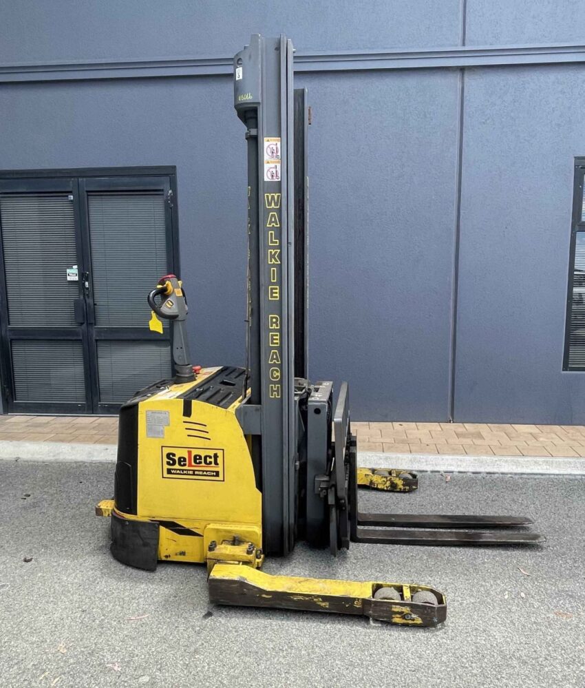 Select battery electric stacker with 1350kg lift capacity & 4m lift height