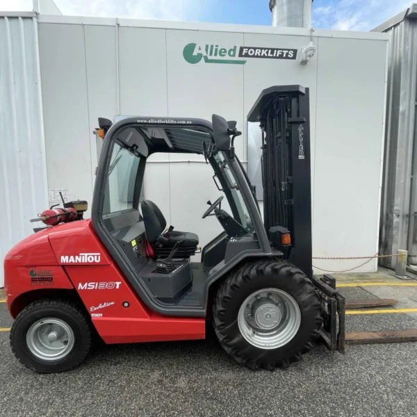 Manitou 3000kg diesel rough terrain forklift with 4700mm 3 stage mast & sideshift