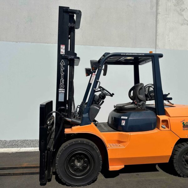 Toyota 4000kg LPG with 4500mm mast