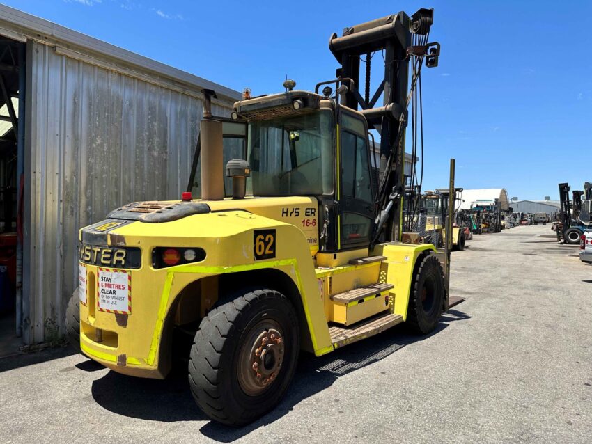 Hyster 16,000kg diesel forklift - Image 3