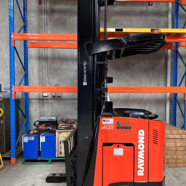 Raymond 1600kg battery electric Reach truck with 7645mm mast