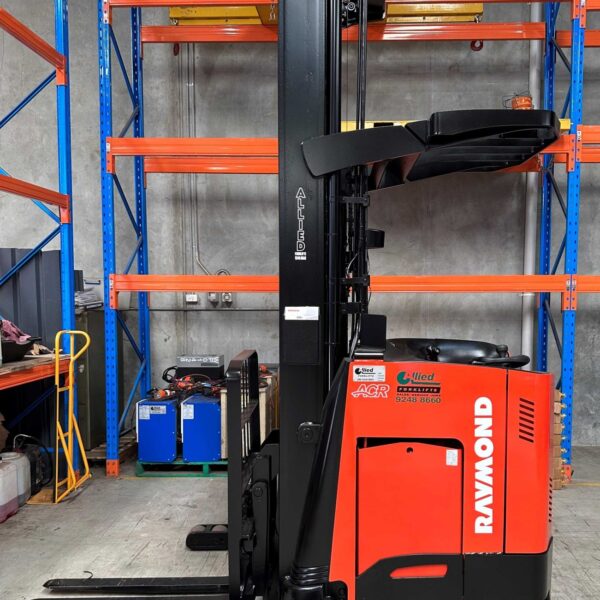 Raymond 1600kg battery electric reach truck with 7645mm mast