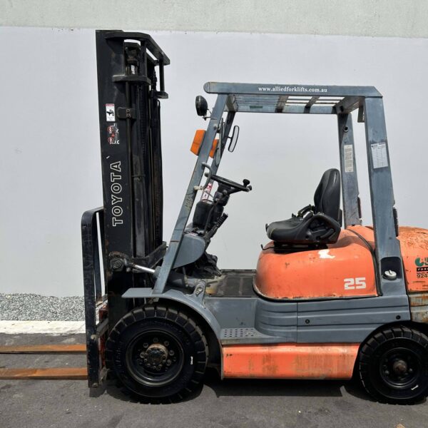 Toyota 2500kg 6FD25 Diesel Forklift