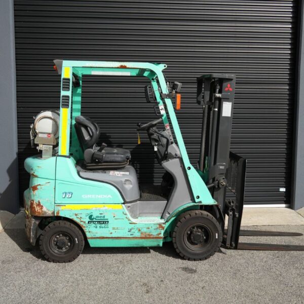 Mitsubishi 1800kg LPG Forklift with 3000mm mast and sideshift