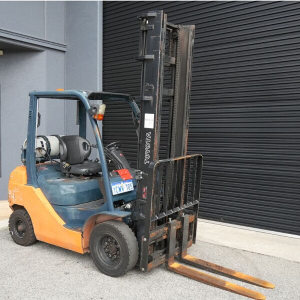 Toyota 2500Kg 2 stage Mast Allied Forklifts Used
