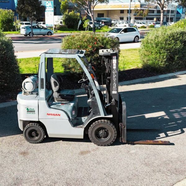 Nissan 2500Kg Forklift